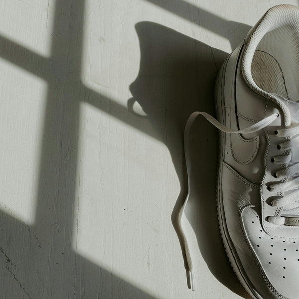 white nike air force 1 low