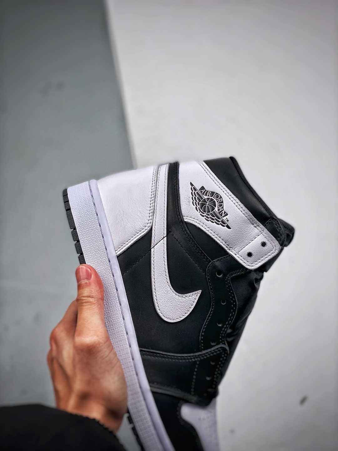 NIKE AIR JORDAN 1 HIGH OG REVERSE PANDA