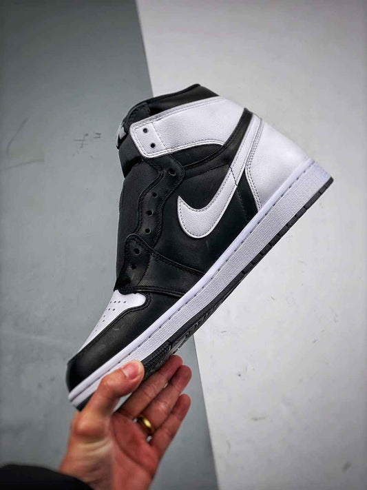 NIKE AIR JORDAN 1 HIGH OG REVERSE PANDA