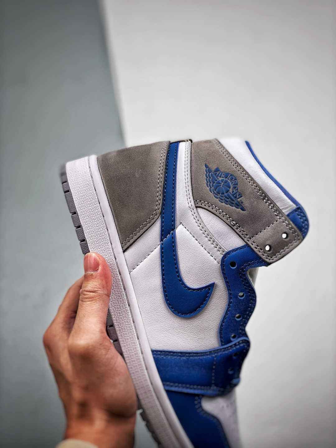 NIKE AIR JORDAN 1 HIGH OG TRUE BLUE