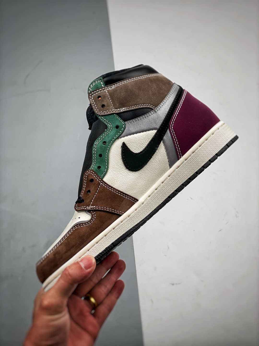 NIKE AIR JORDAN 1 RETRO HIGH OG HAND