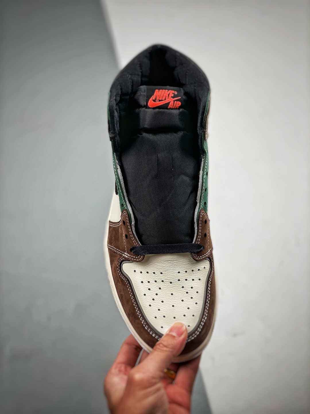 NIKE AIR JORDAN 1 RETRO HIGH OG HAND