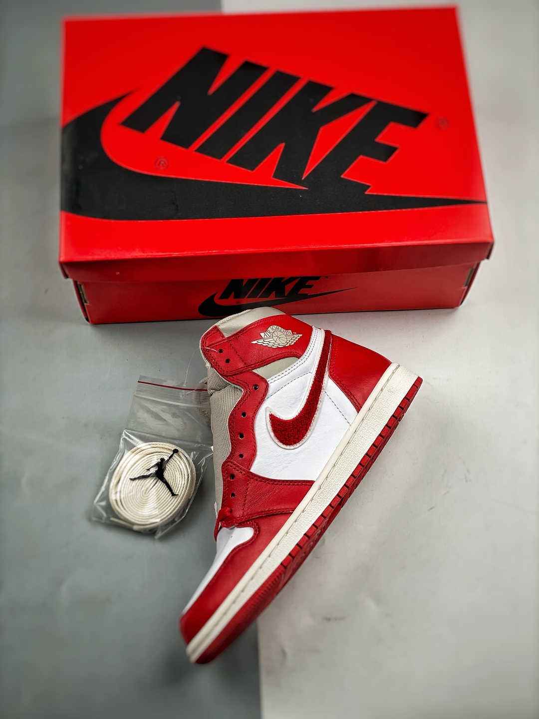 NIKE AIR JORDAN 1 RETRO HIGH OG NEWSTALGIA CHENILLE