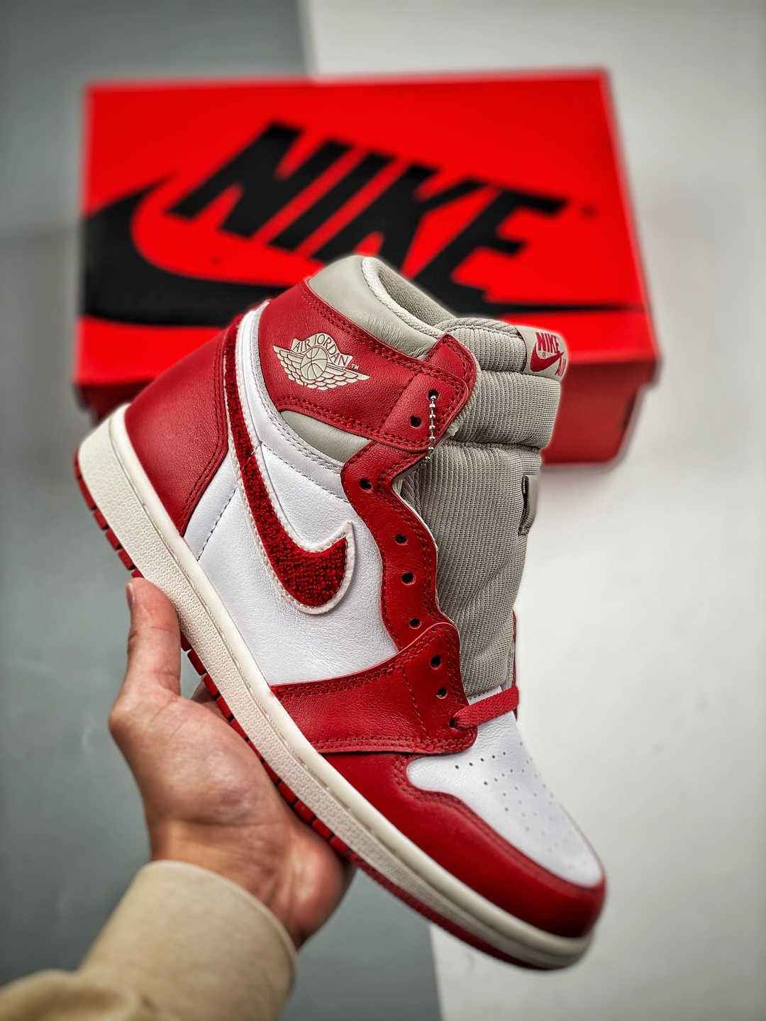 NIKE AIR JORDAN 1 RETRO HIGH OG NEWSTALGIA CHENILLE
