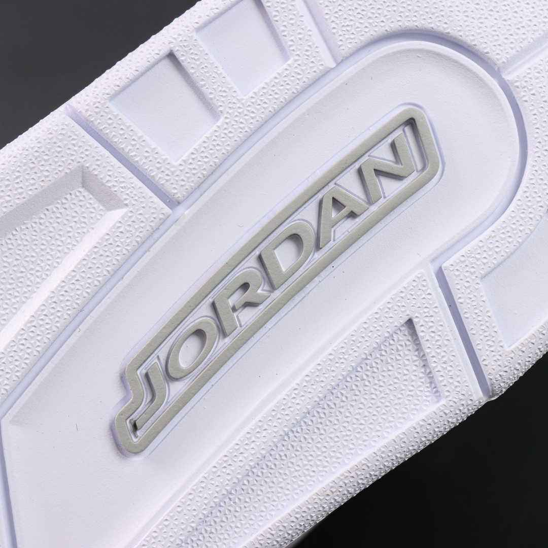 NIKE AIR JORDAN 3 Pure Money