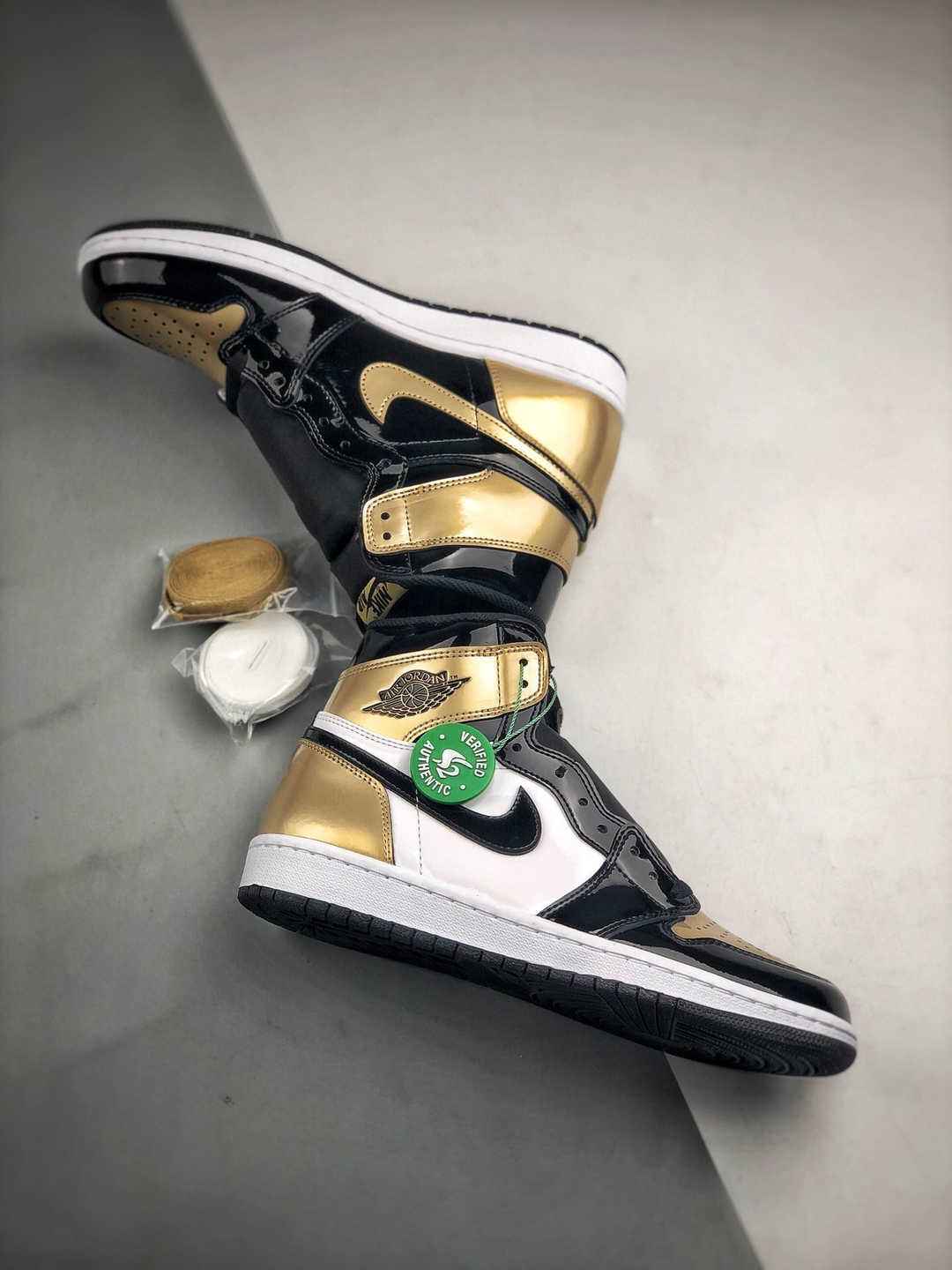 NIKE Air Jordan 1 Gold Toe AJ 1