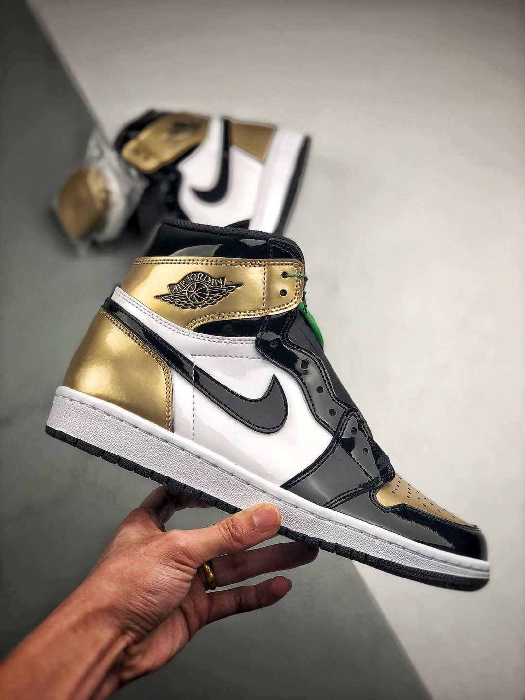 NIKE Air Jordan 1 Gold Toe AJ 1