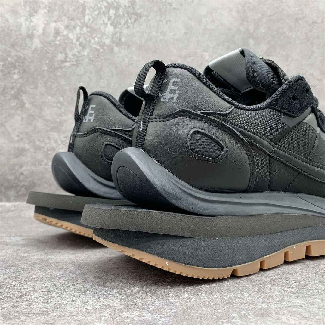 SACAI X NIKE VAPORWAFFLE NYLON BLACK OG