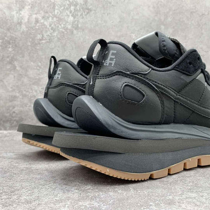 SACAI X NIKE VAPORWAFFLE NYLON BLACK OG