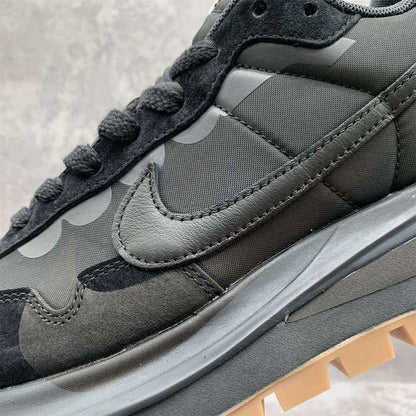 SACAI X NIKE VAPORWAFFLE NYLON BLACK OG