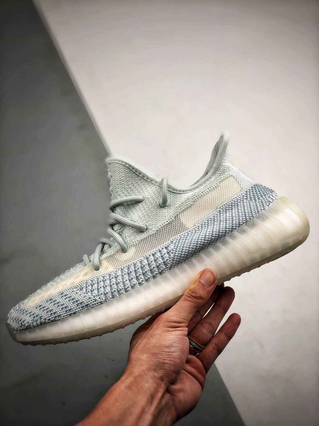 ADIDAS YEEZY BOOST 350 V2 Cloud White