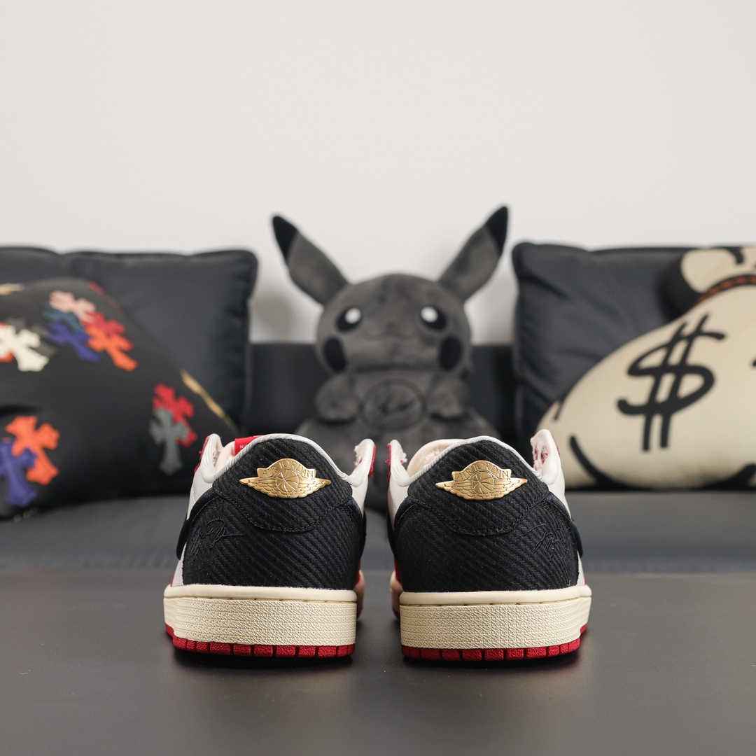 Trophy Room x NIKE Jordan 1 Low OG "Away"