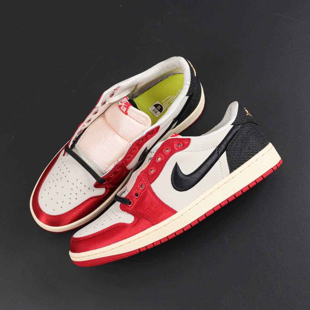 Trophy Room x NIKE Jordan 1 Low OG "Away"