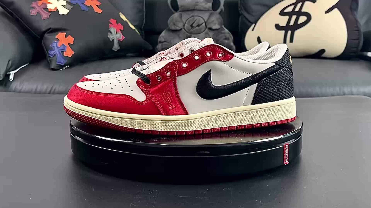 Trophy Room x NIKE Jordan 1 Low OG "Away"